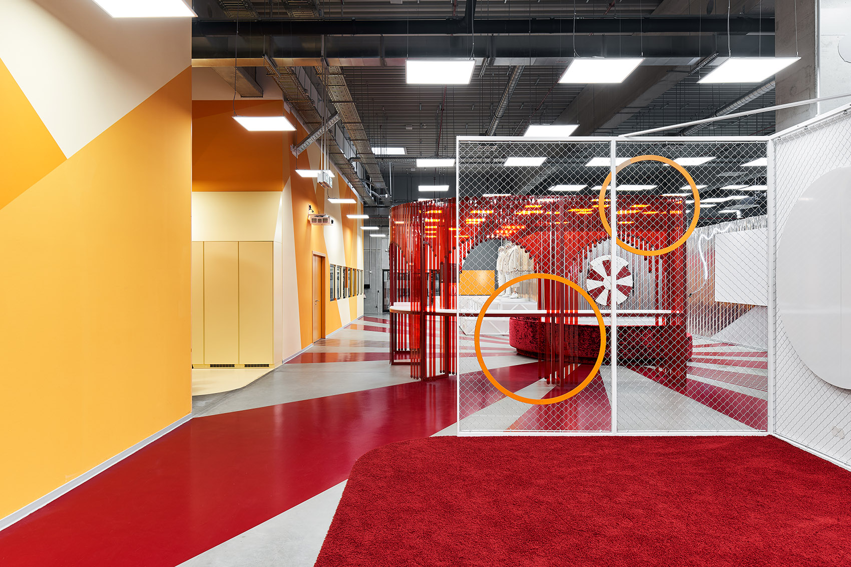 005-breuninger-creative-department-office-by-studio-alexander-fehre